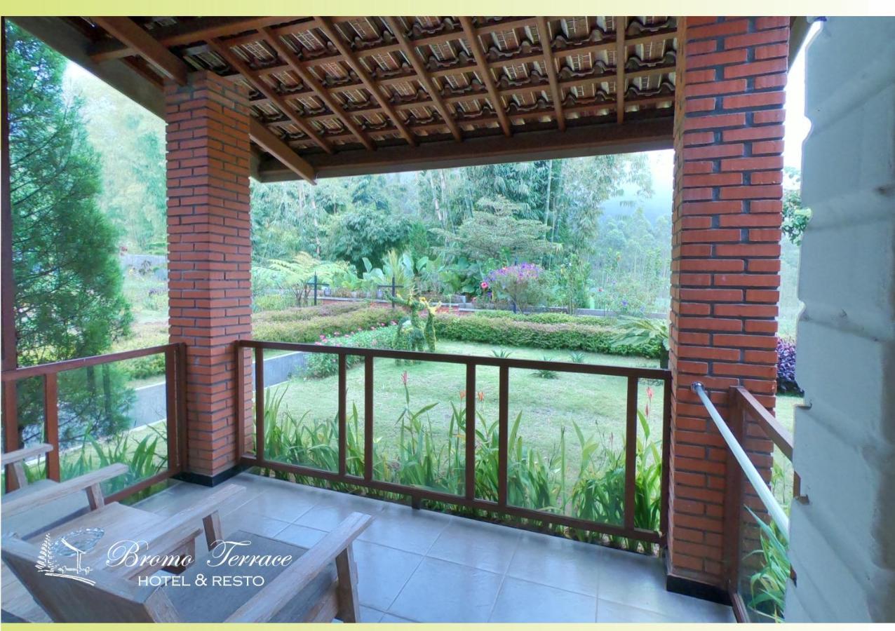 Bromo Terrace Hotel Экстерьер фото