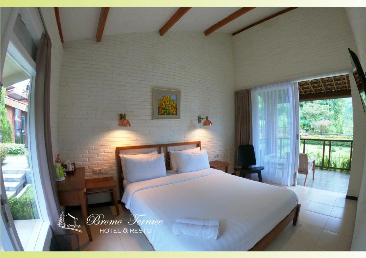 Bromo Terrace Hotel Экстерьер фото